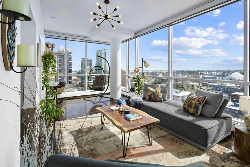 ColoursNest Amazing View Free Parking Pet Friendly - Image 1