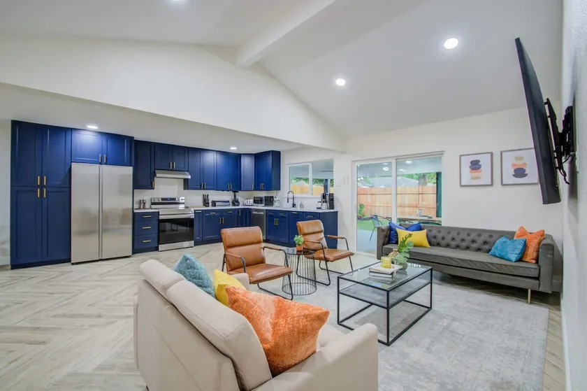 Serene 4 Bed Getaway Hot tub & Fire Pit - Image 1