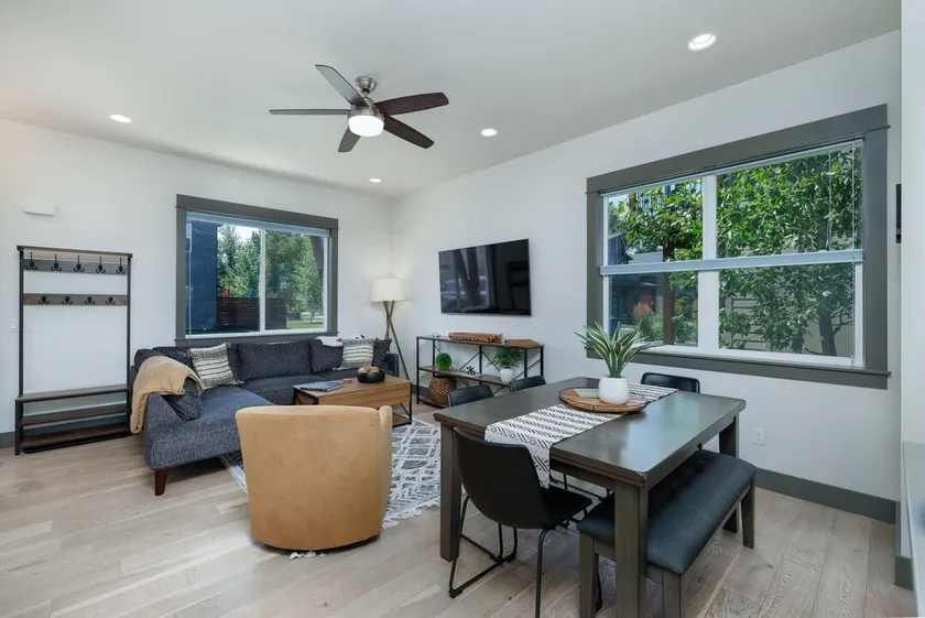 Modern home w/garage converted game room! - Image 1