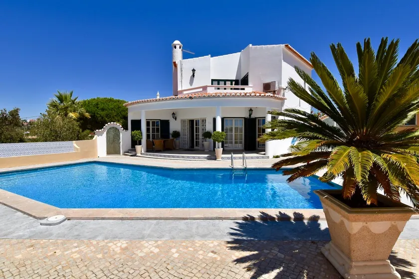 Villa Casa Tulipa Sleeps 4 with Pool Garden & A c - Image 1