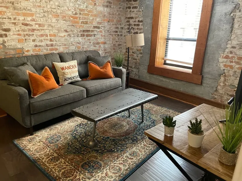 Heart of Downtown 1 BR/1 BA - Hidden Gem - Image 1