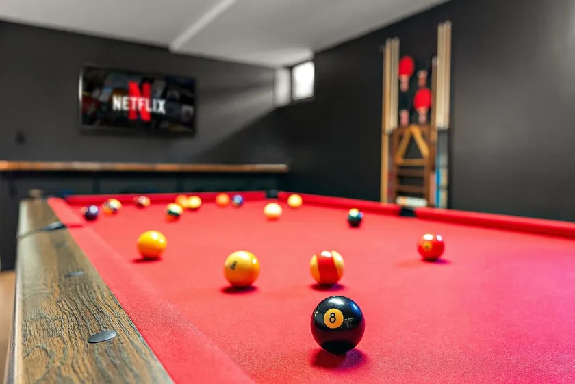 King Beds, Sleeps 11, *Entertainment Included!* - Image 1