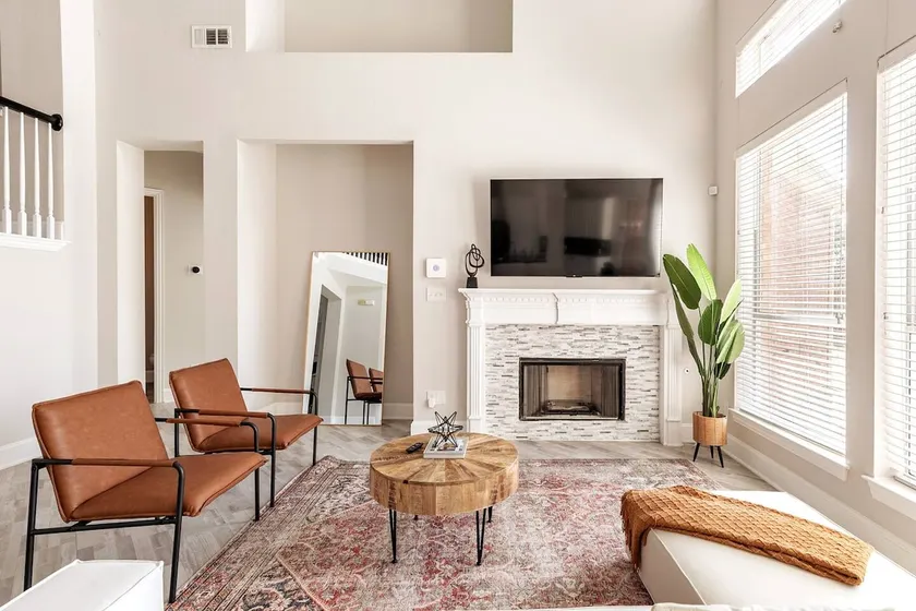 Stay & Play! 3700 sq ft.+ w/ game room and office - Image 1