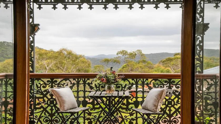 Romantic, Secluded Retreat With Amazing Views - Image 1
