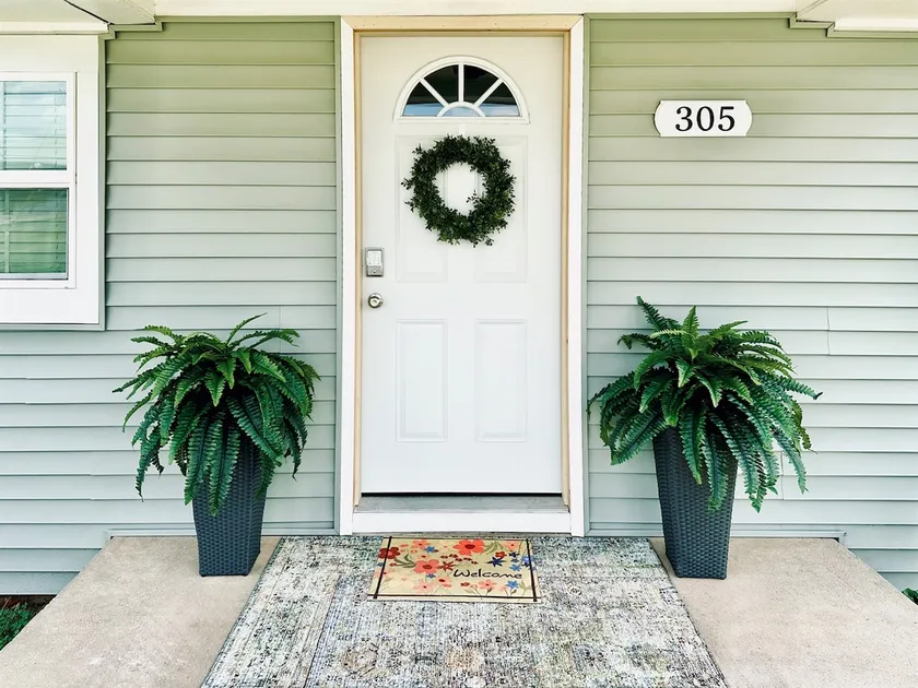 Simply Salem Cottage - Image 1