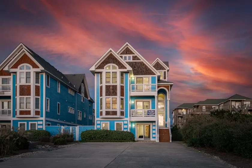 Park Place: Oceanfront, Pets OK, Pool, Hot Tub - Image 1