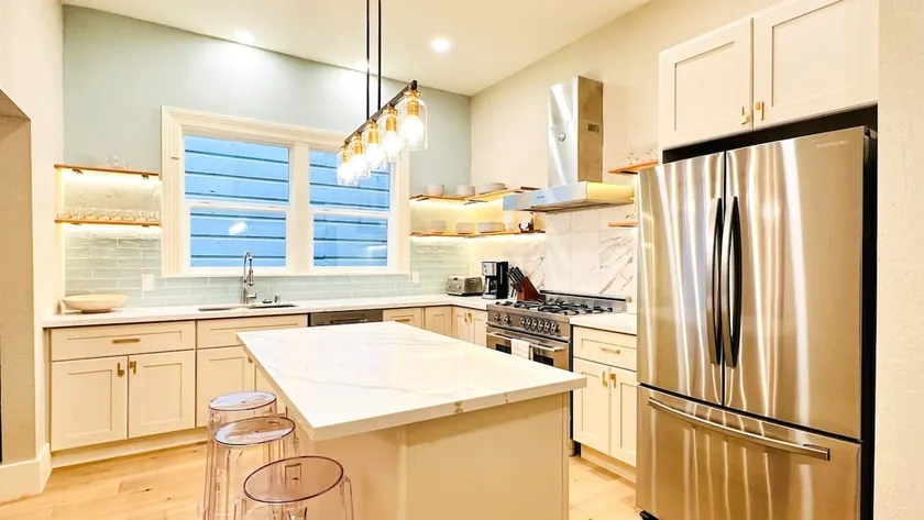 5-Bedroom Flat, Central, Close to Castro & Mission - Image 1