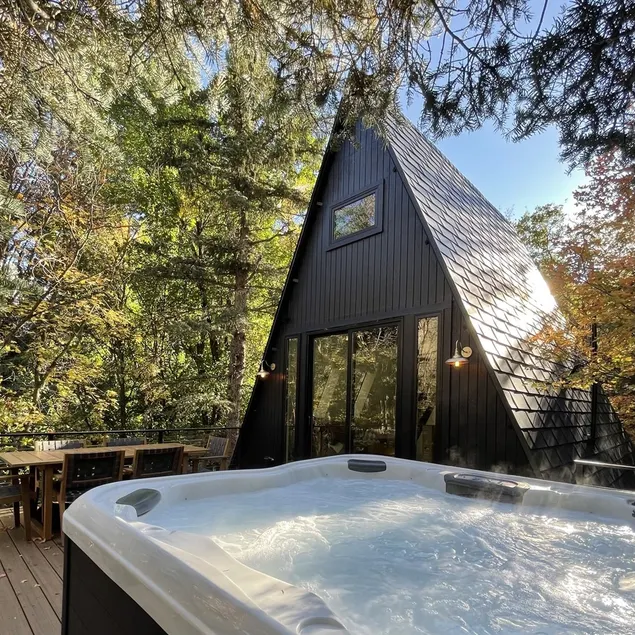 Sundance A-Frame 5 Min Walk to Resort & XL Hot Tub - Image 1