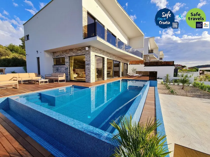 Villa Ramarin with infinity heated pool, jacuzzi and sauna by the sea in Rogoznica - Image 1