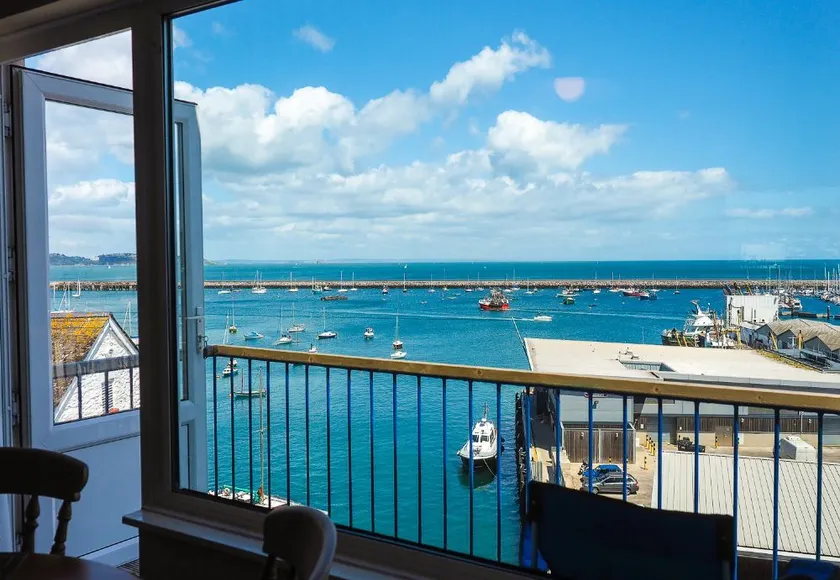 9 Dolphin Court - Image 1