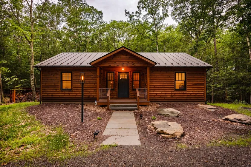 Rustic/Stylish Cabin-Close to HITS-Private Trails - Image 1