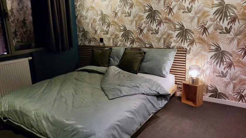 Studio-Private Bathroom-Comfortable-Street View - Image 1