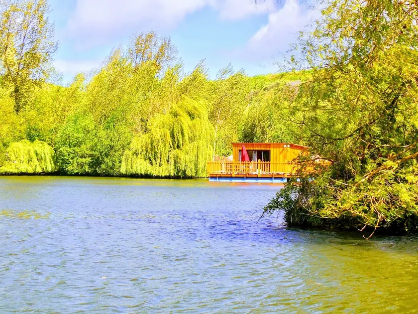 les songes de steph floating cabin – 2/4 pers - Image 1