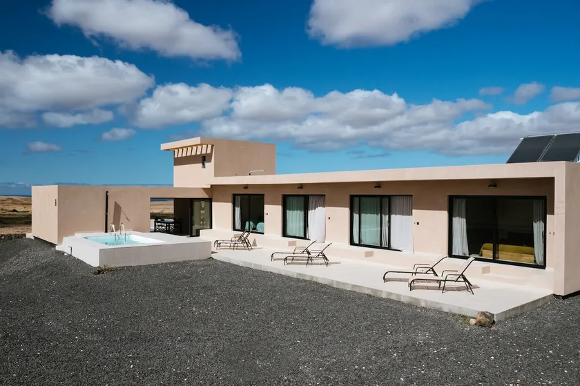 Essea Living Tindaya with heated pool - Image 1