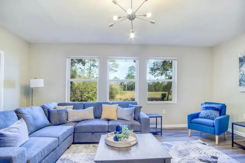Jax Retreat | 5BR Home Near Mayo & Beaches - Image 1