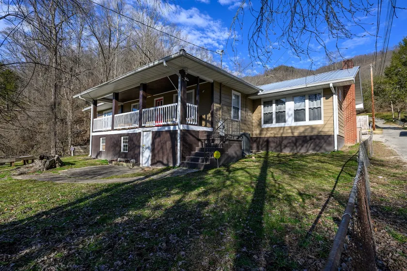 Mountaineer Hillbilly Retreat - Hatfield McCoy - Image 1