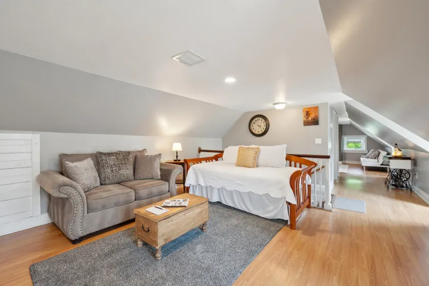 Hayloft:Countryside Suite at Cedar Equestrian Farm - Image 1