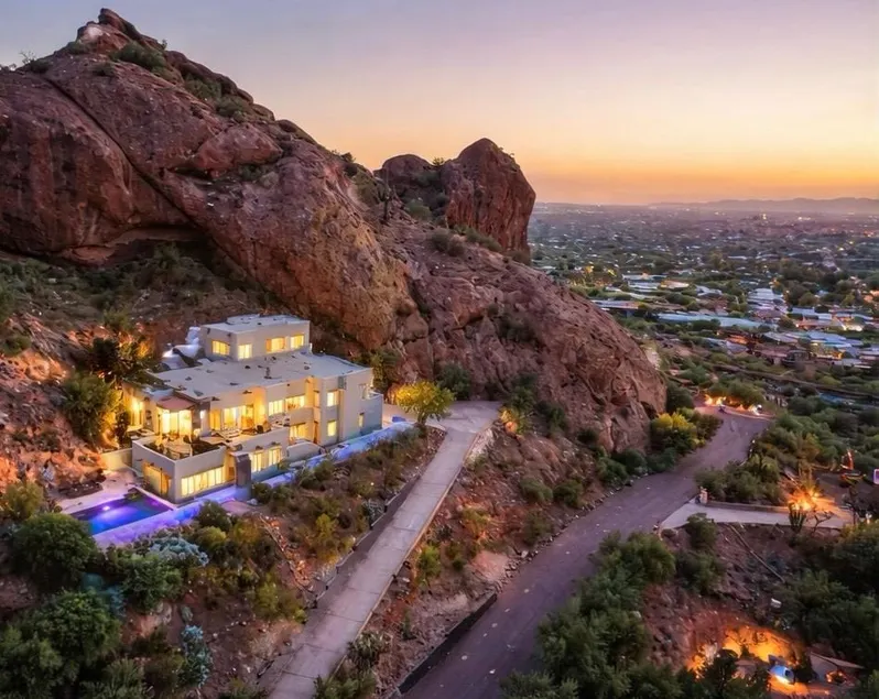 Camelback Mountain Villa Luxury in Paradise Valley - Image 1