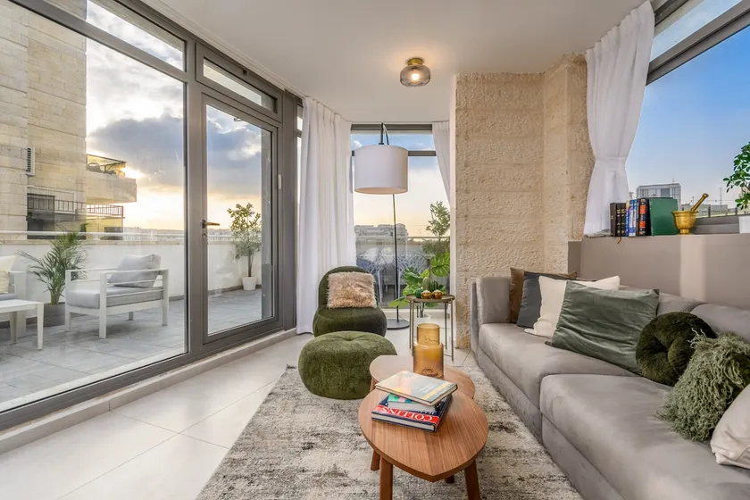 Mini Penthouse with Shelter Room Mamad - Image 1