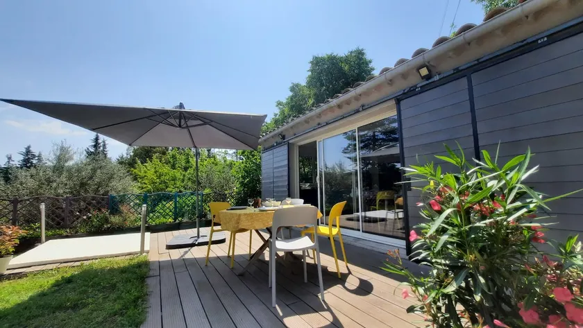Le Mazet - gîte with shared pool and hot tub - Image 1