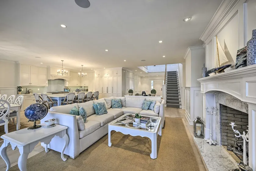Shelter Island Retreat w/ Outdoor Pool! - Image 1