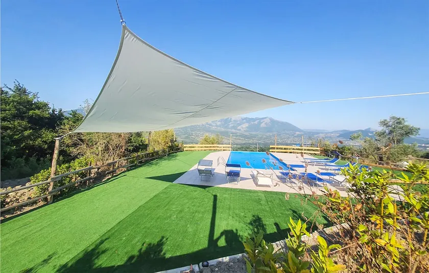Holiday Home In Strada Cervara - Image 1
