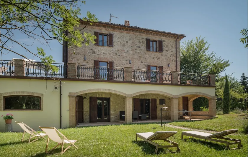 2 Bedroom Amazing Apartment In Avigliano Umbro - Image 1