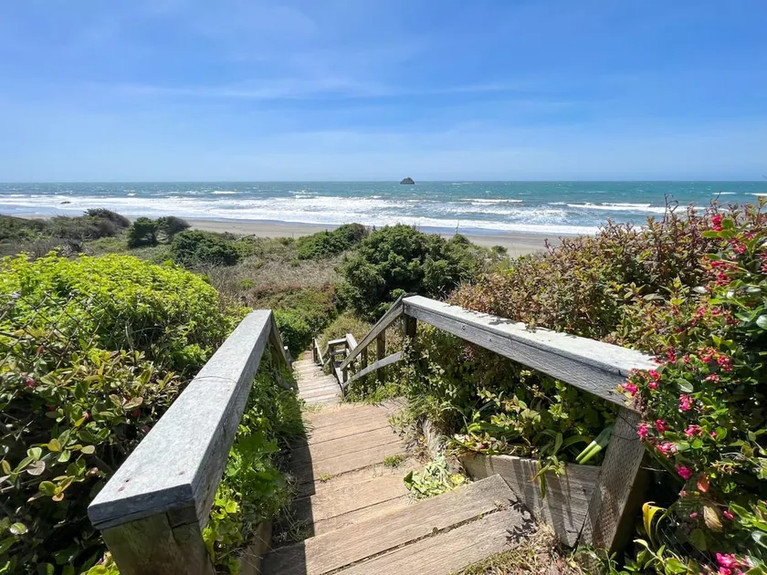Sunset Shore Retreats Ocean Front  \"Cozy Seal Slumber\" - Image 1