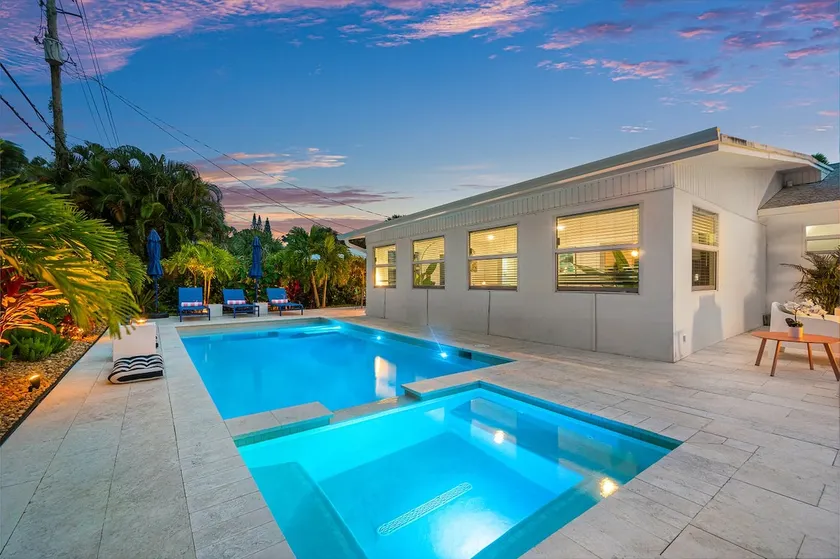 Private Heated Pool & Spa Designer By the Beach - Image 1