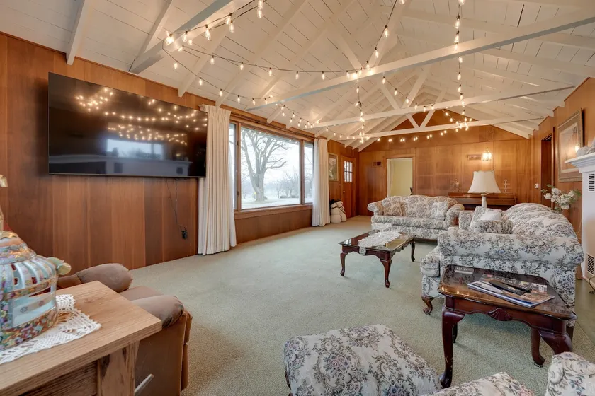 Cozy Hillsdale Home ~ 1 Mi to Baw Beese Lake! - Image 1