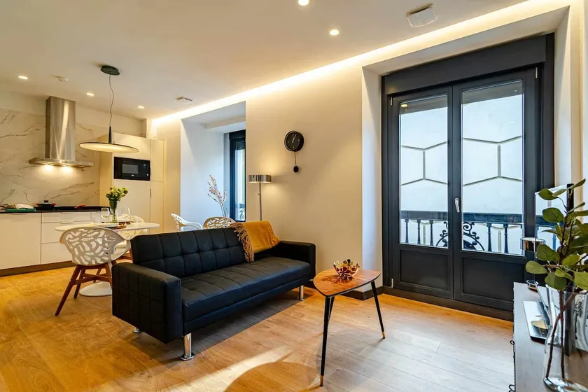 Fénix Building, 2-bed apartment 301 - Image 1
