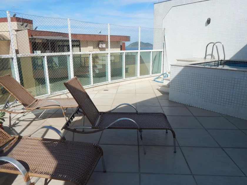Luxury Penthouse with Pool and Barbecue Area in P - Image 1
