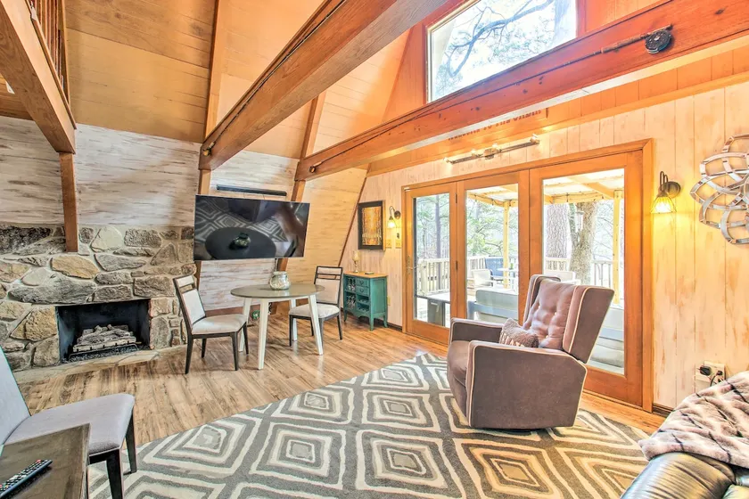 Lake Hamilton Cabin: Boating Getaway! - Image 1