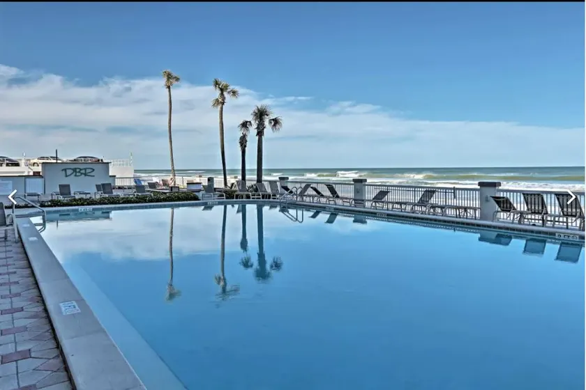 Ocean View 1BR Balcony x2 | 7th Floor | Sleeps 6 - Image 1