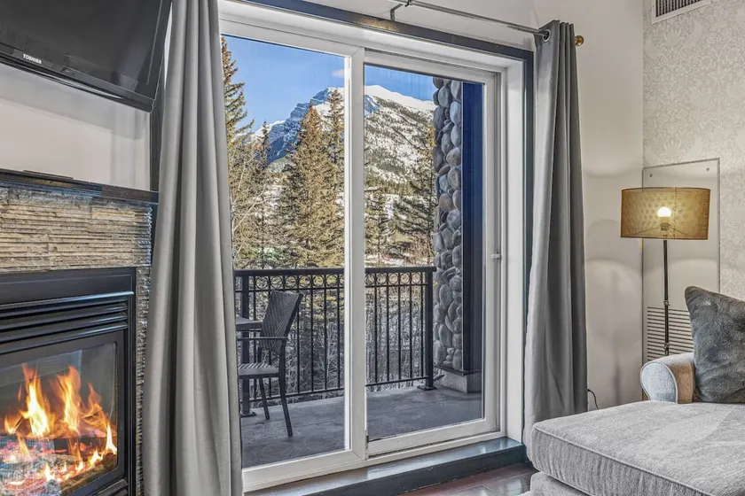 Amazing Views 1BR Condo with Hot Tub and Pool - Image 1