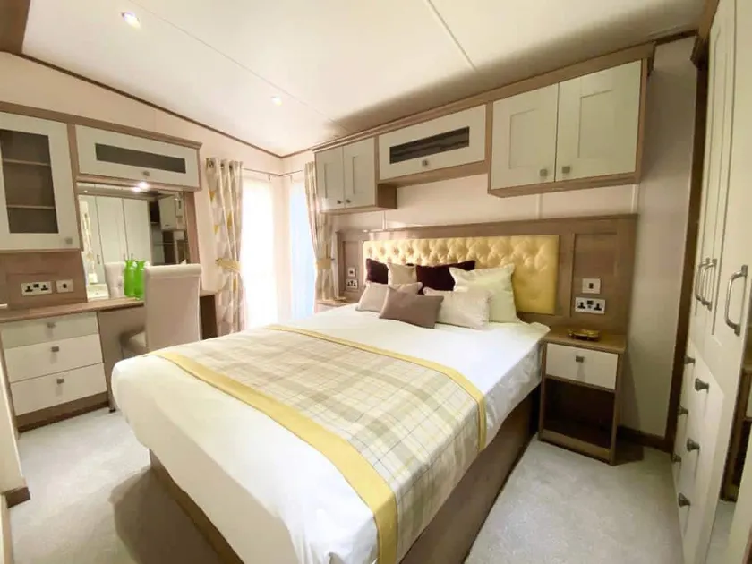 Inviting 3-bed Lodge Tattershall Lakes, Lincoln - Image 1