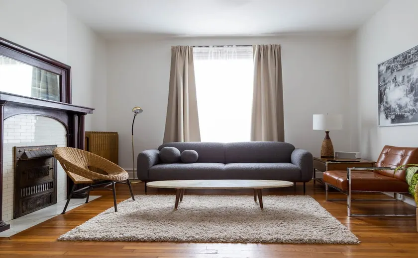 Swanky Shaw 2BR with Office ABODEbucks - Image 1