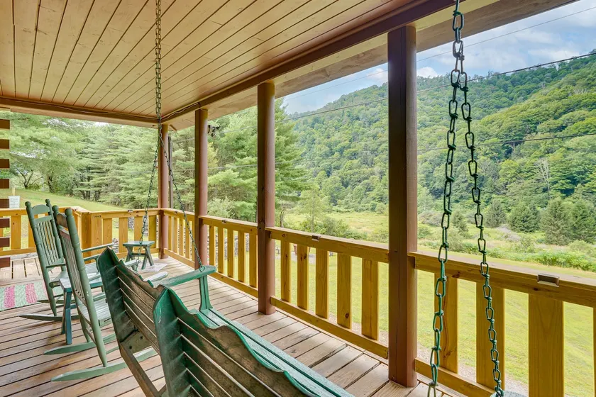 Charming Austin Cabin on 96 Acres of Land! - Image 1