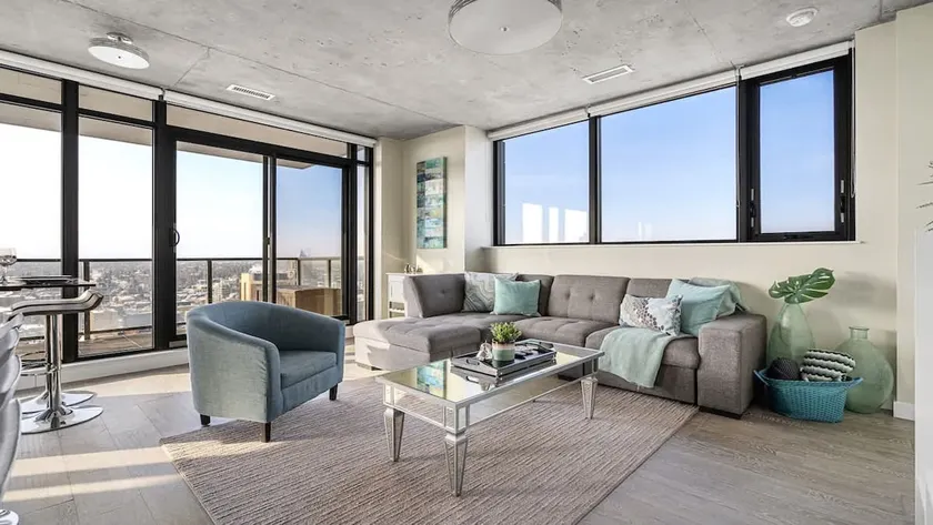 Executive Sky LUX - 2 BD 2BA, Views, Pool, Patio & - Image 1