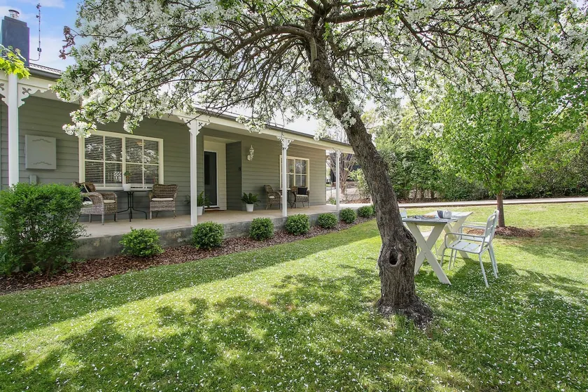 Bright 29 - premium holiday home - Image 1