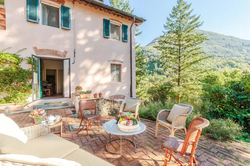 Villa Birdsong, among the Woods in Camaiore - Image 1