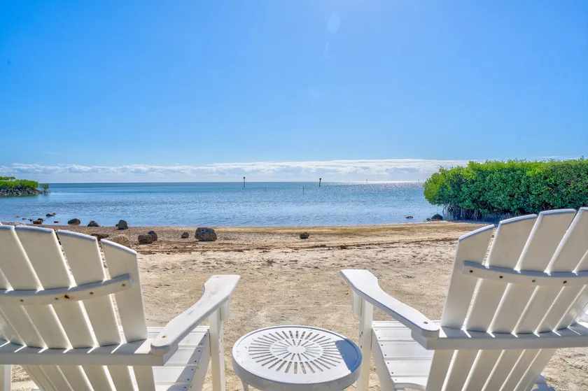 Anglers Reef Islamorada 2/2.5 DOCK AVAILABLE Bikes, Kayak available, Pool - Image 1