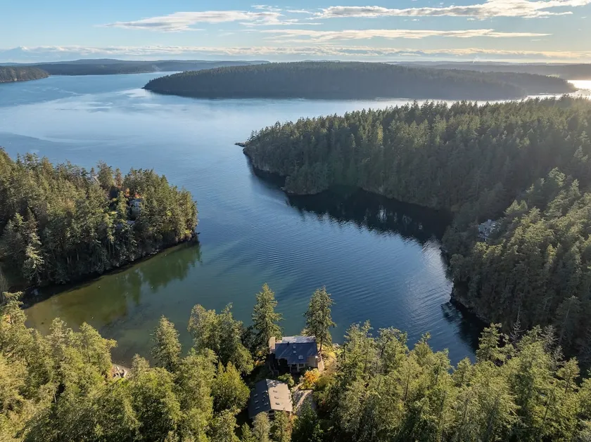 Waterfront Privacy, Hot Tub, Mooring, Gated Estate - Image 1