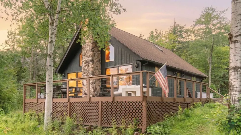 Lakeside Retreat | Dock, Kayaks & Fire Pit - Image 1