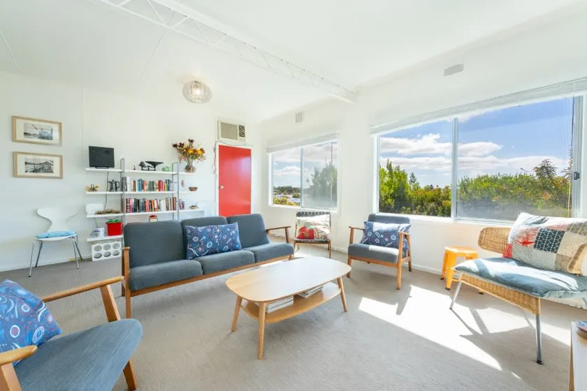 Syd's Place - Retro Seaside Haven Upstairs - Image 1