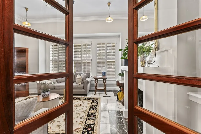 High Tea Cottage | Walk Downtown Hot Tub & Pool - Image 1