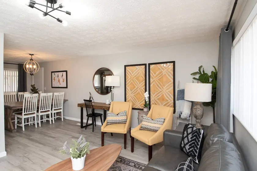 Central Location, Pet Friendly, No Airbnb Fees - Image 1