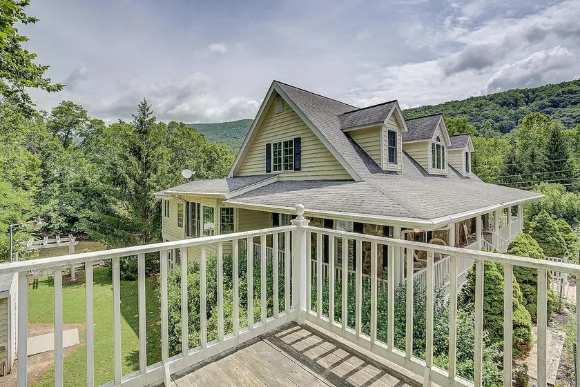 Jackson River Estate Studio Apartment on the River - Image 1