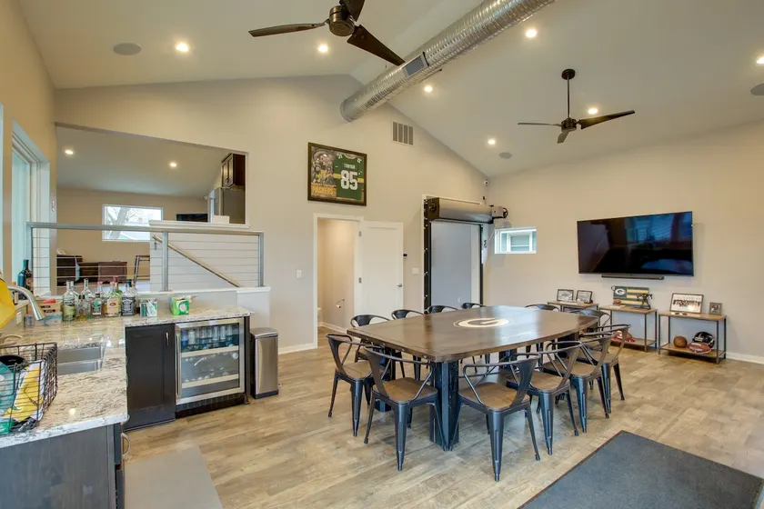 Green Bay Getaway Near Lambeau Field & Resch! - Image 1