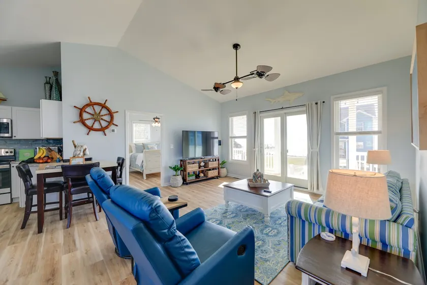 Waterview Home w/ Sunset & Lighthouse Views - Image 1